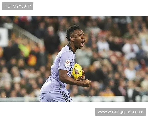 为什么裁判哨响后进球无效？哨音规则的判罚逻辑解析