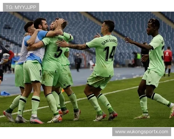 巴塞罗那深陷战术困局，传控复兴与重建危机共存，当前赛季表现受限