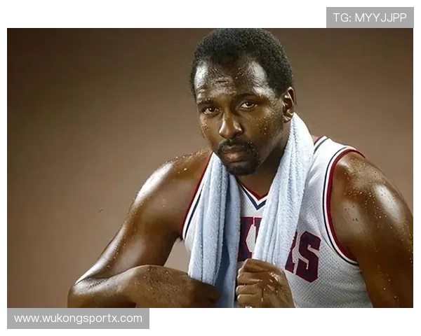 摩西·马龙无球内切改变防守阵型，主导76人进攻轴心